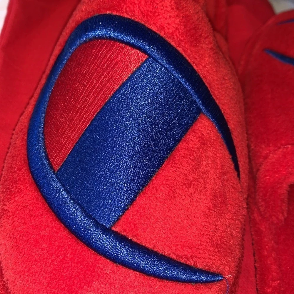 BNWT Unisex Slippers by Champion ..Embroidered